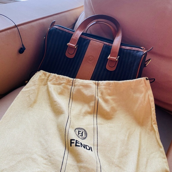 100% authentic Fendi tote - Picture 11 of 12